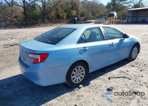 2013 Toyota Camry Le z USA, uszkodzony, nr VIN 4T1BF1FK2DU700134